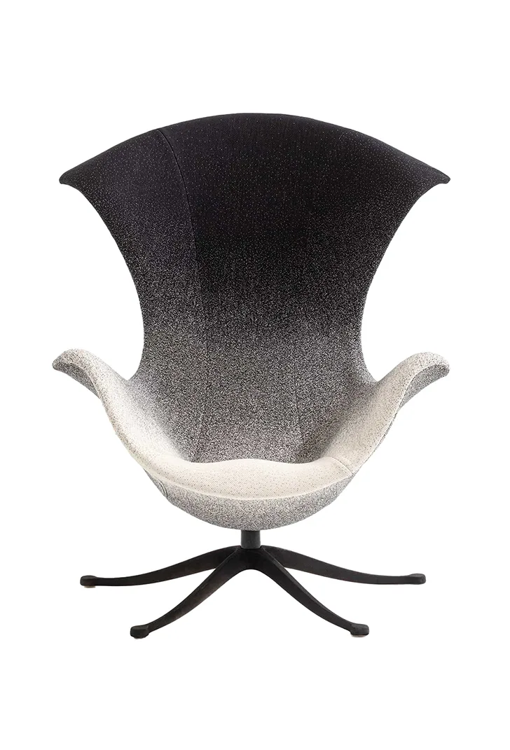 Fauteuil sculptural Moroso One Page par Ron Arad — Maison Esclavissat Mâcon