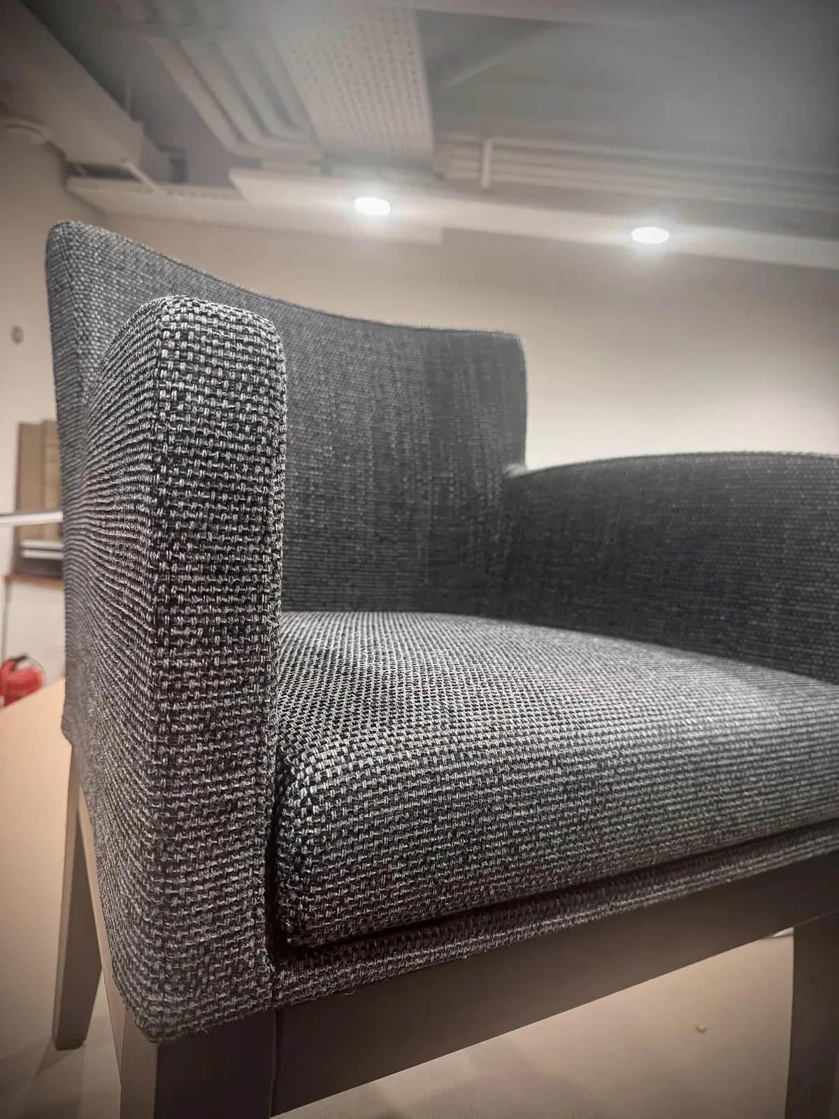 Fauteuil bergère après restauration complète — Maison Esclavissat Mâcon