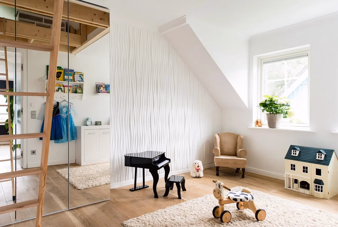 Panneau mural 3D effet vagues Noël & Marquet dans une chambre d'enfant — Maison Esclavissat Mâcon