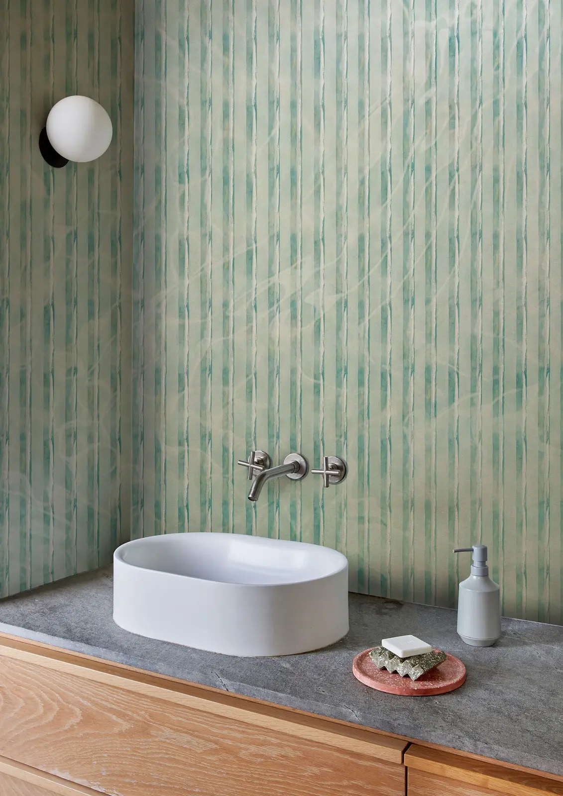 Papier peint étanche Wall & Deco Wet System Reedscape — motif végétal pour salle de bain, Maison Esclavissat