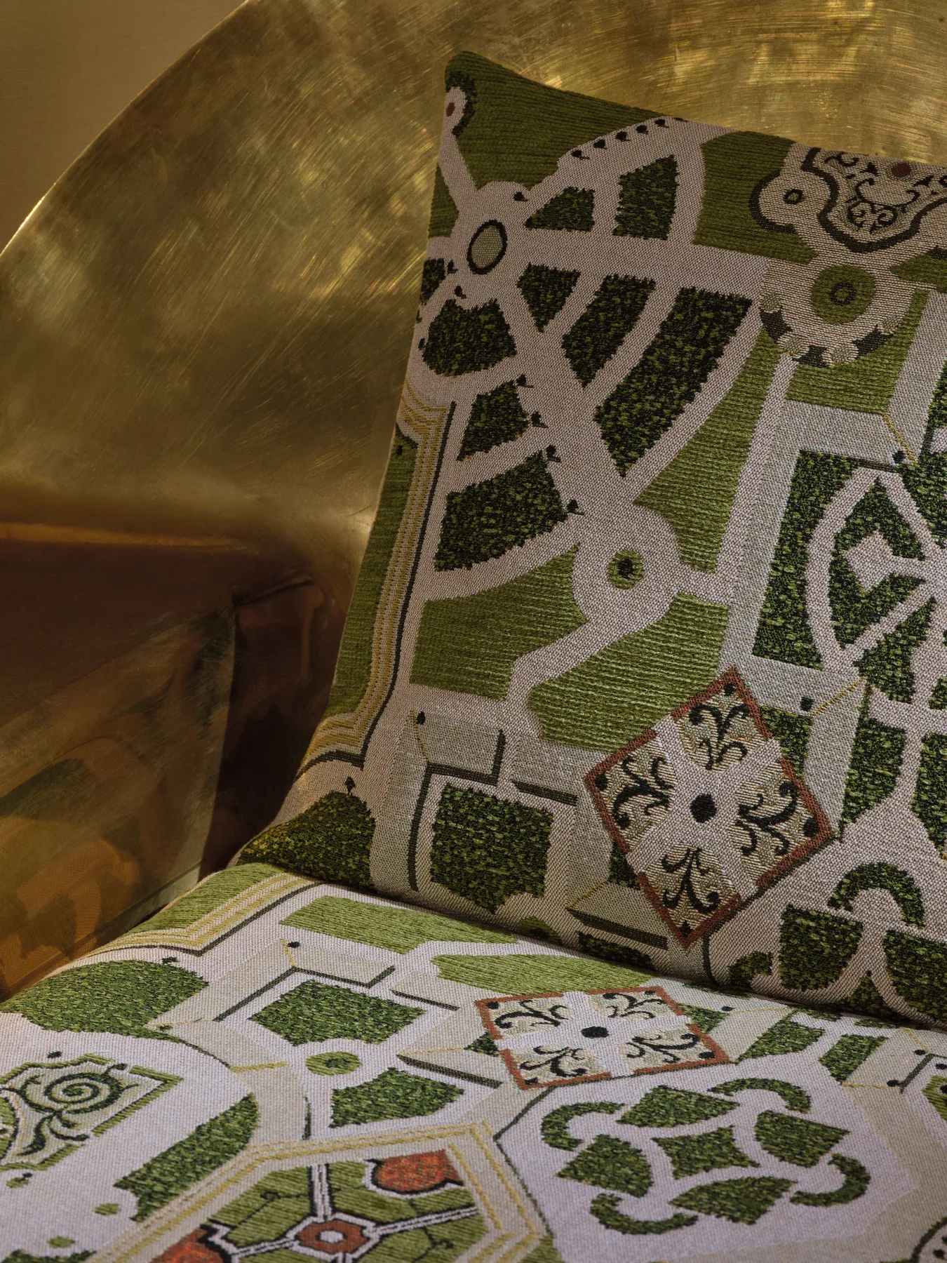 Passementerie et broderie Pierre Frey, détail — Maison Esclavissat Mâcon