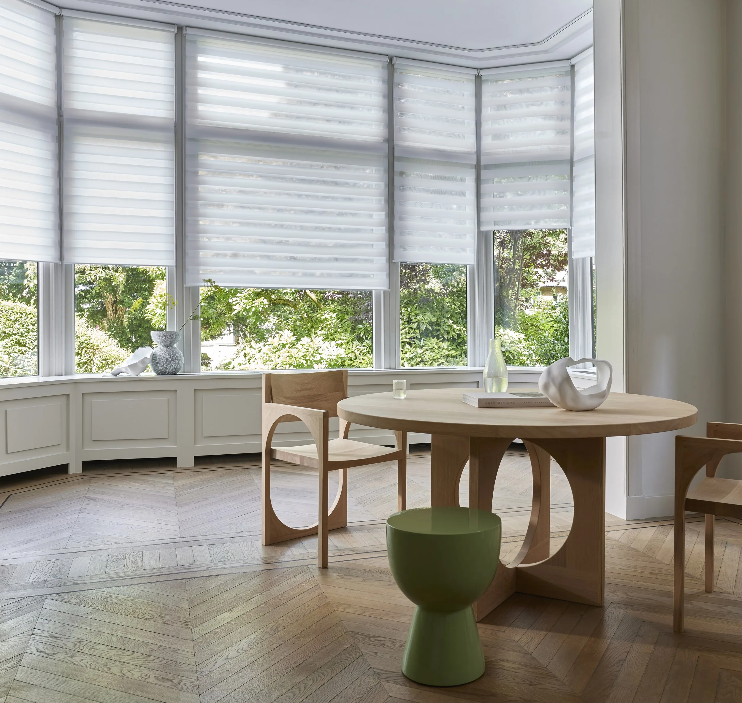 Baie vitrée Store électrique Luxaflex sur baie vitrée — Maison Esclavissat Mâcon
