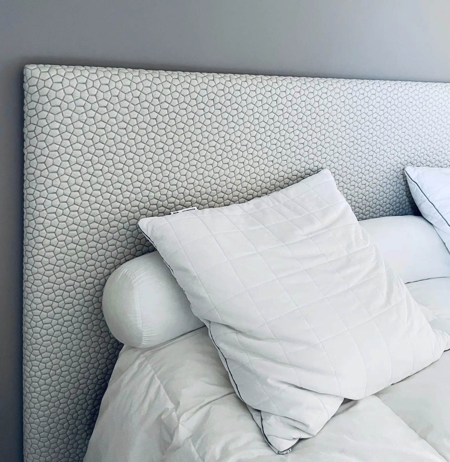 Tête de lit matelassée sur mesure — Maison Esclavissat Mâcon