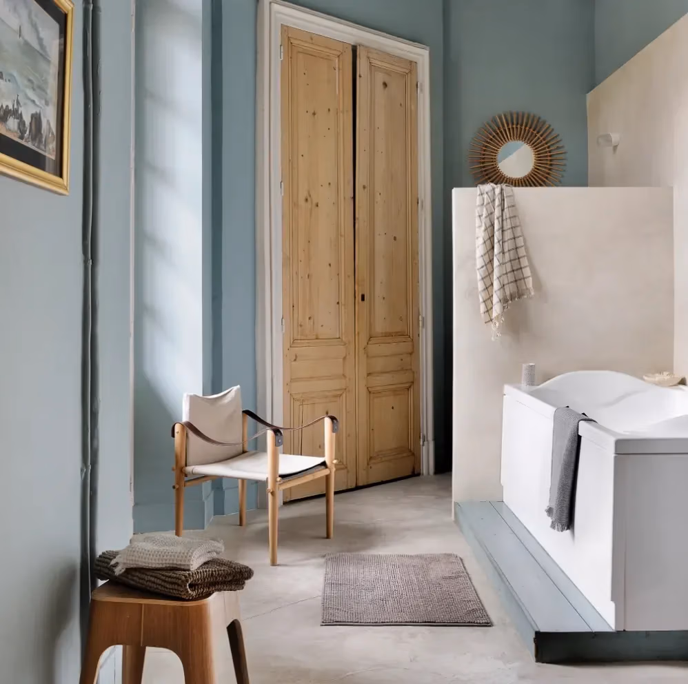 Enduit romain Ressource, chambre bleu-gris — Maison Esclavissat Mâcon