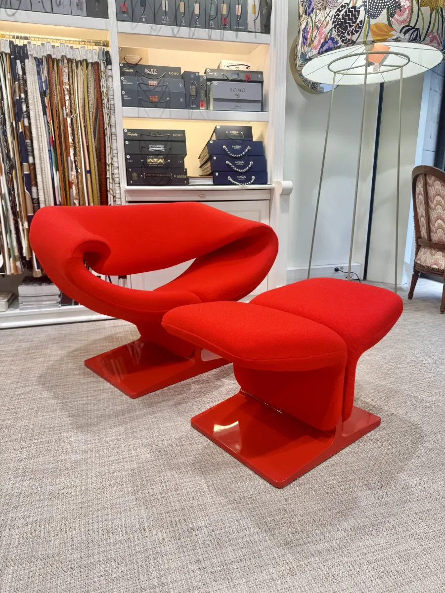Ribbon Chair de Pierre Paulin recouverte en laine Kvadrat par Maison Esclavissat